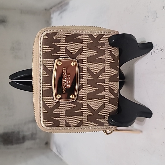 Michael Kors Small Zipper Closure Wallet Gold Trim